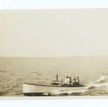 04.08a 1930 person waterskiing